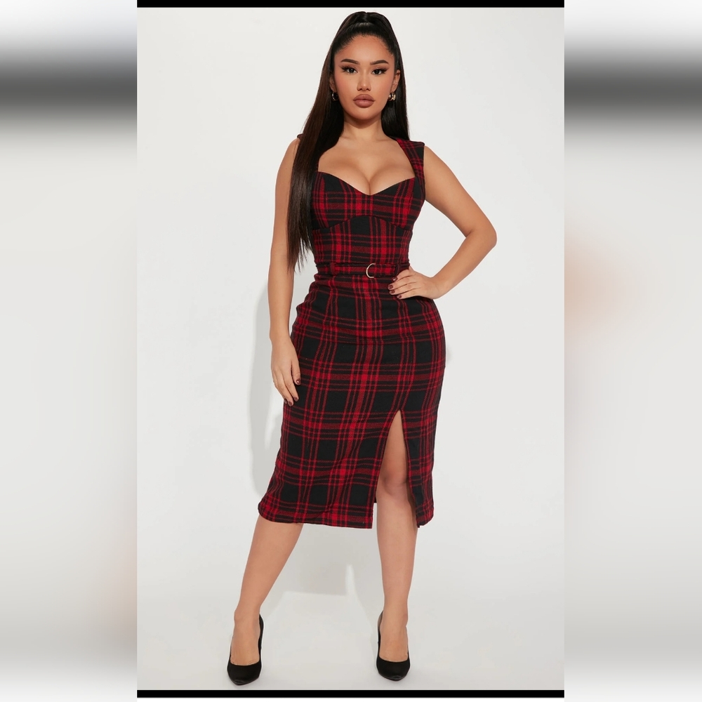 NWT Fashion Nova belted plaid dress